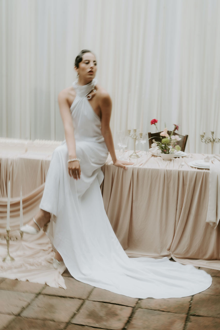 Editorial floral con velo y dirección artística para bodas