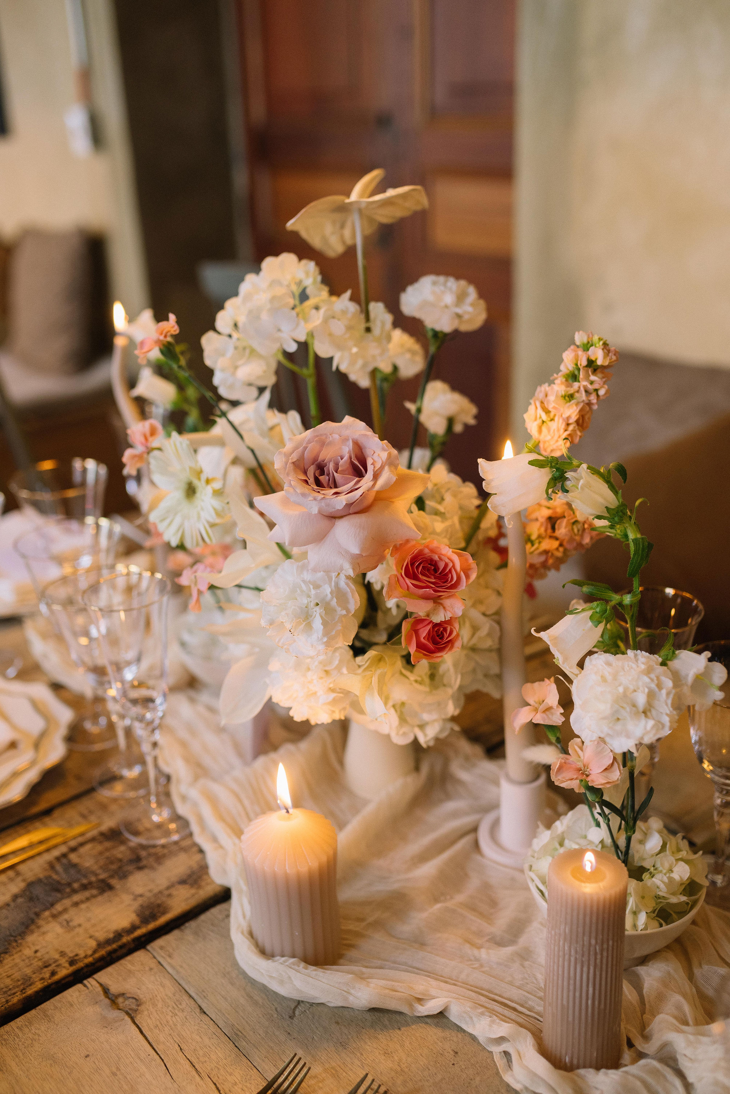 Elegant candlelight wedding table design